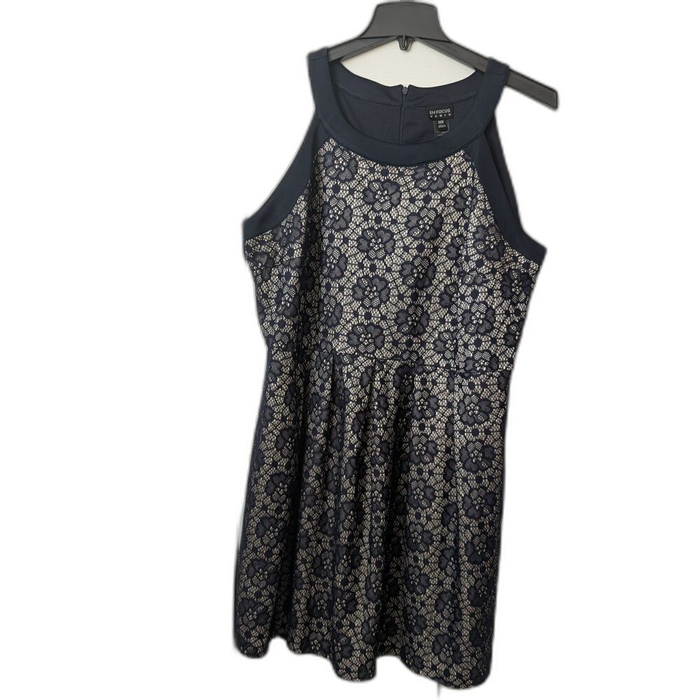 En Focus Navy & Beige Lace High-Neck Dress Women’s 20W Cocktail Party